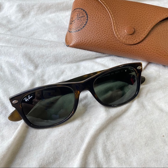 RayBan NEW WAYFARER CLASSIC - Picture 1 of 7